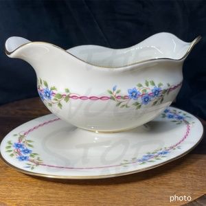 Lenox Belvidere Porcelain Gravy Boat With Attached Underplate